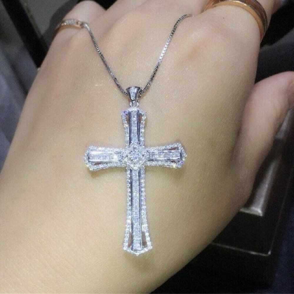 Gorgeous 925 Silver Diamond Cross Necklace
